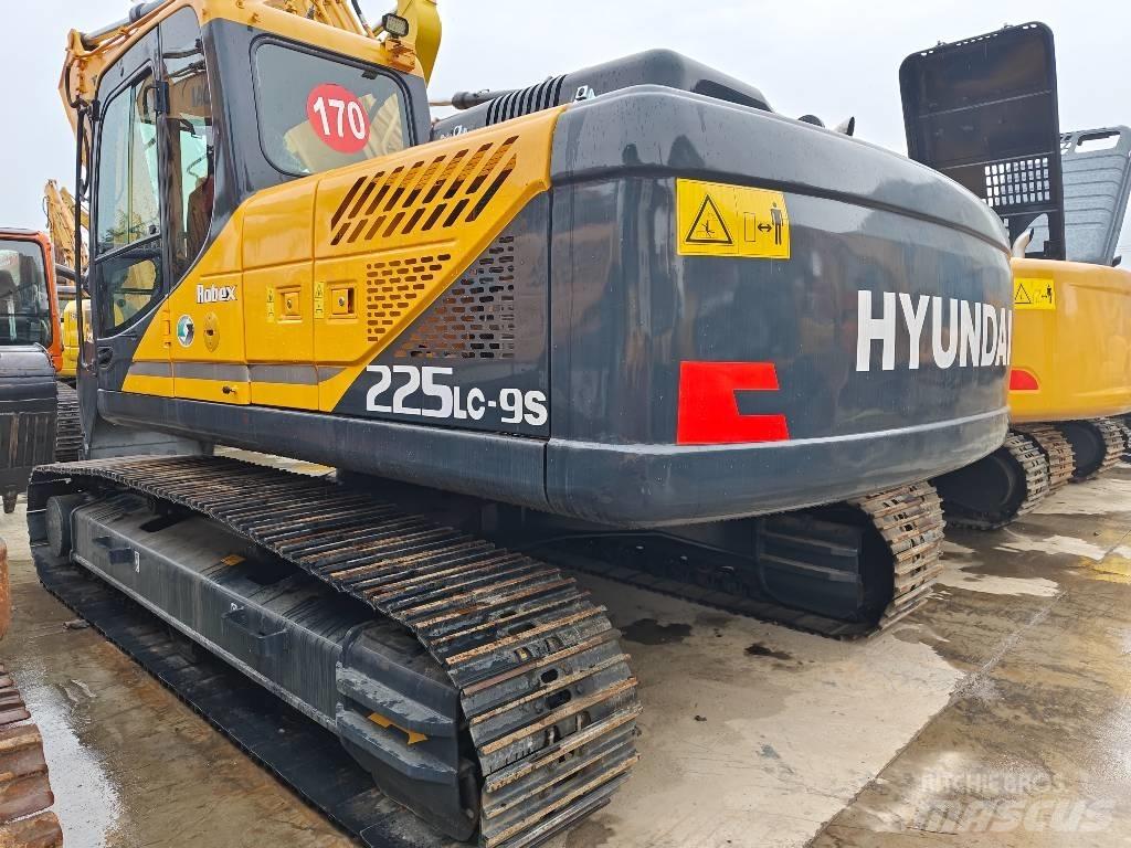 Hyundai R225LC-9S Pásové rýpadlá