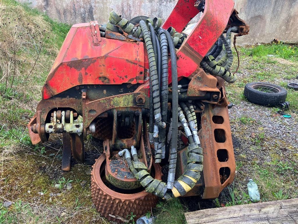 Komatsu 370.2 Žatevné hlavy