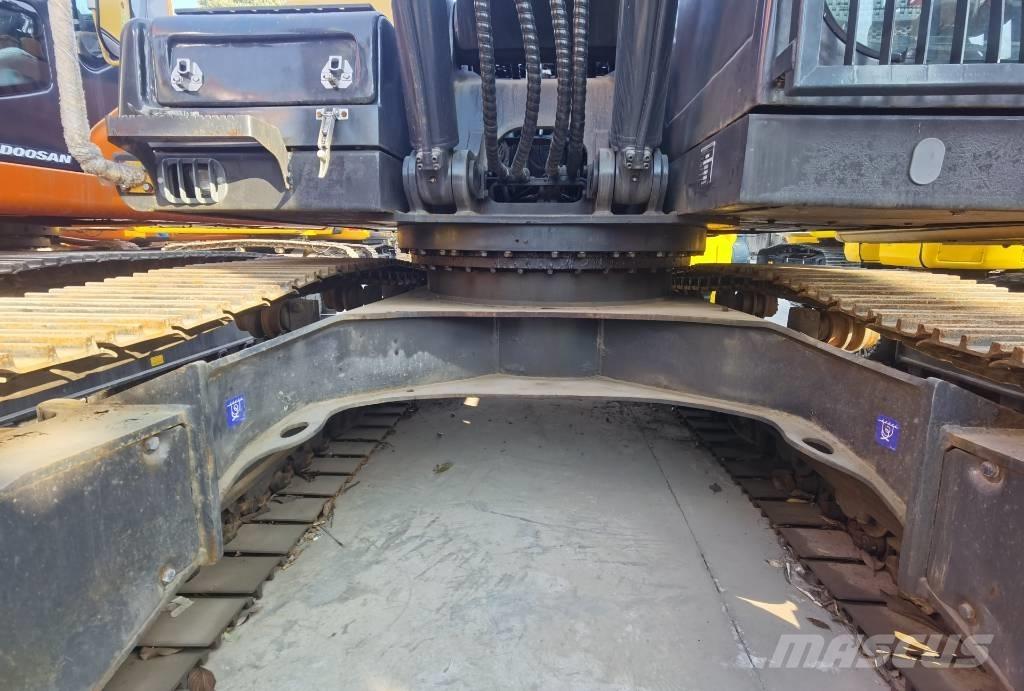 Volvo EC 220 DL Pásové rýpadlá