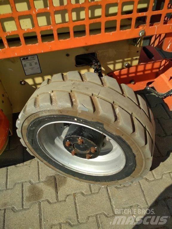 JLG M 4069 Nožnicové zdvíhacie plošiny