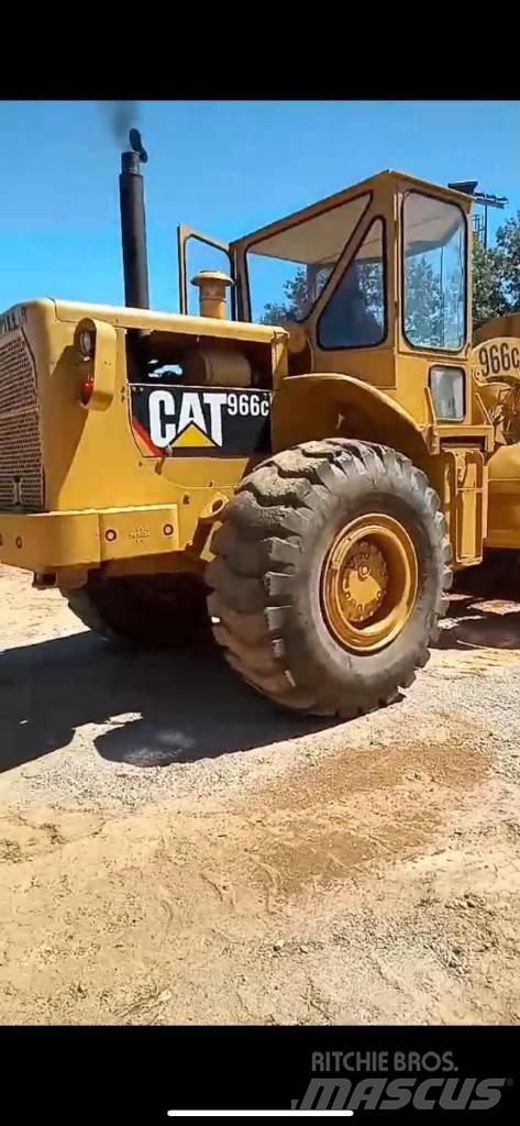 CAT 966C Kolesové nakladače