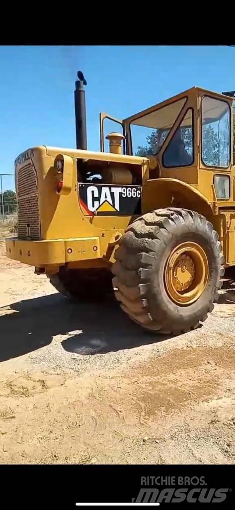 CAT 966C Kolesové nakladače