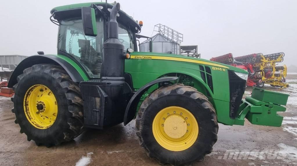 John Deere 8345R Traktory