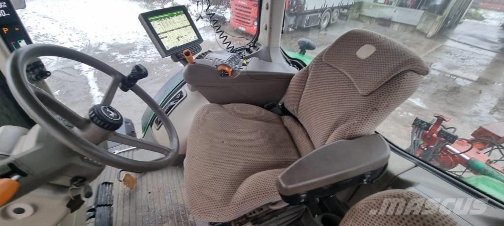 John Deere 8345R Traktory