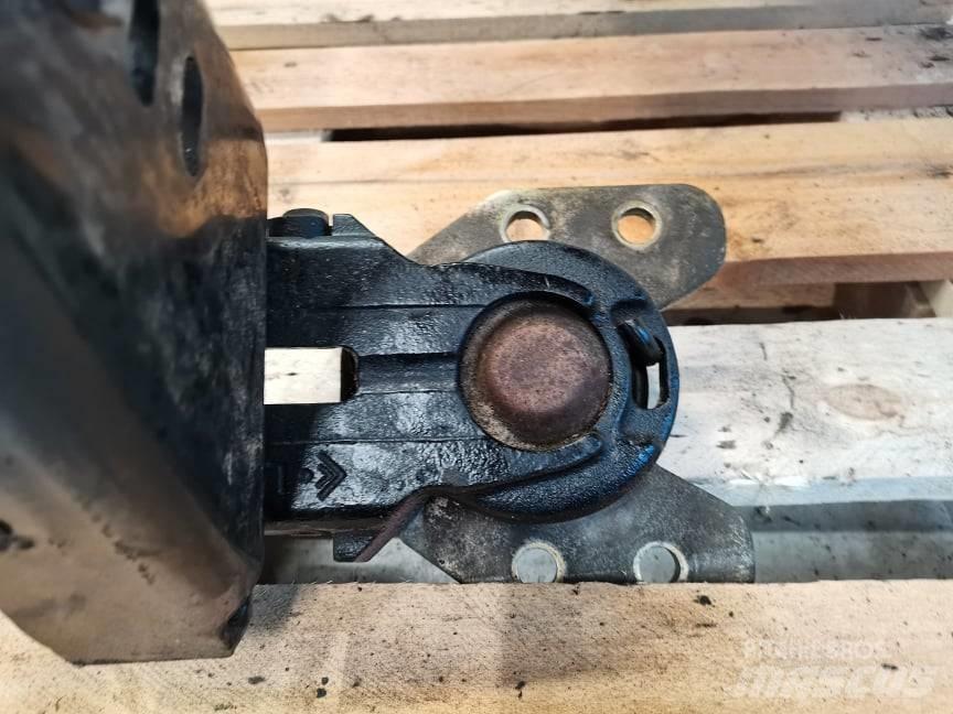 Steyr CVT fender Pneumatiky, kolesá a ráfiky