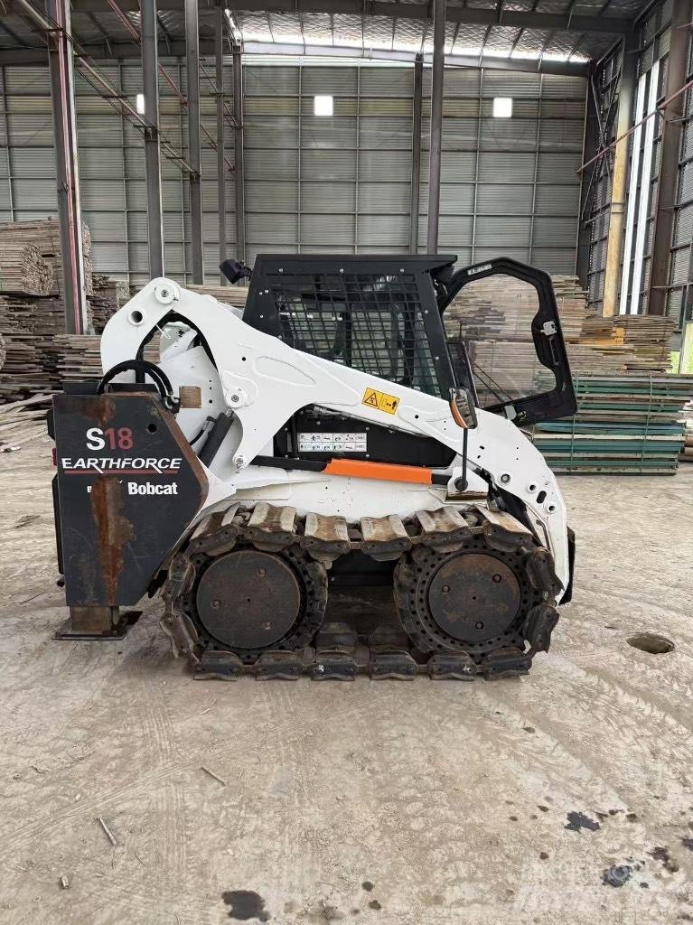 Bobcat S 18 Šmykom riadené nakladače