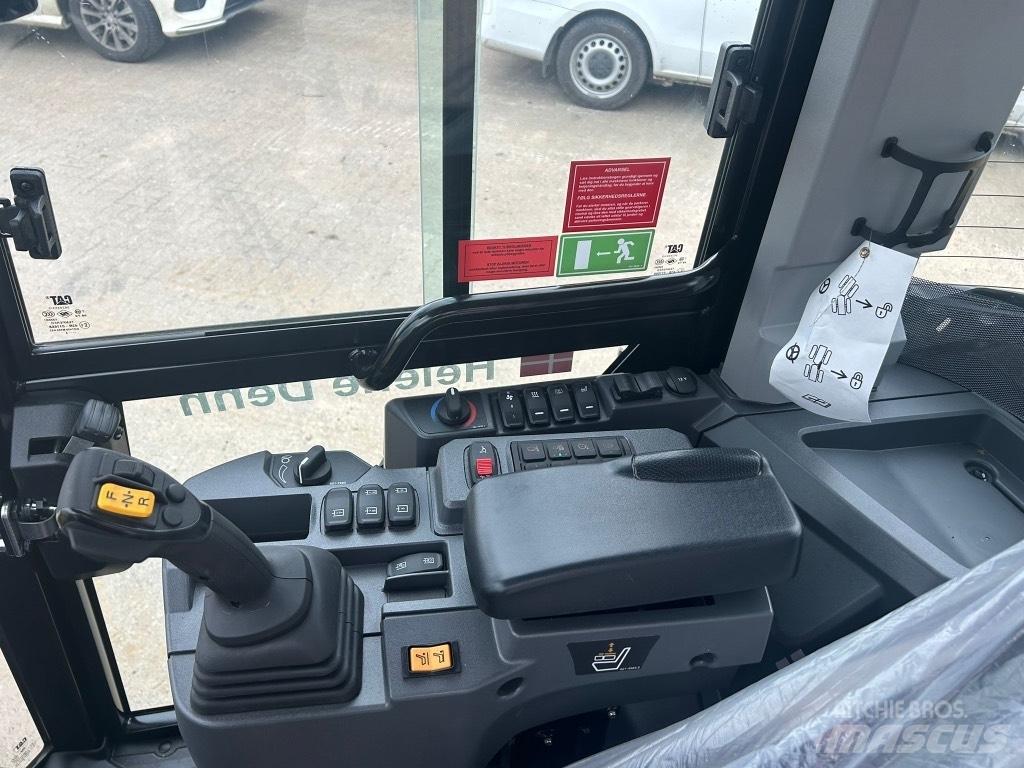 CAT 906 Kolesové nakladače