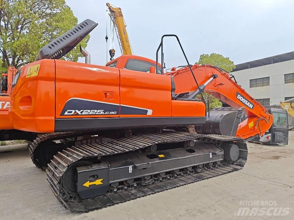 Doosan DX 225 LC-9 Pásové rýpadlá