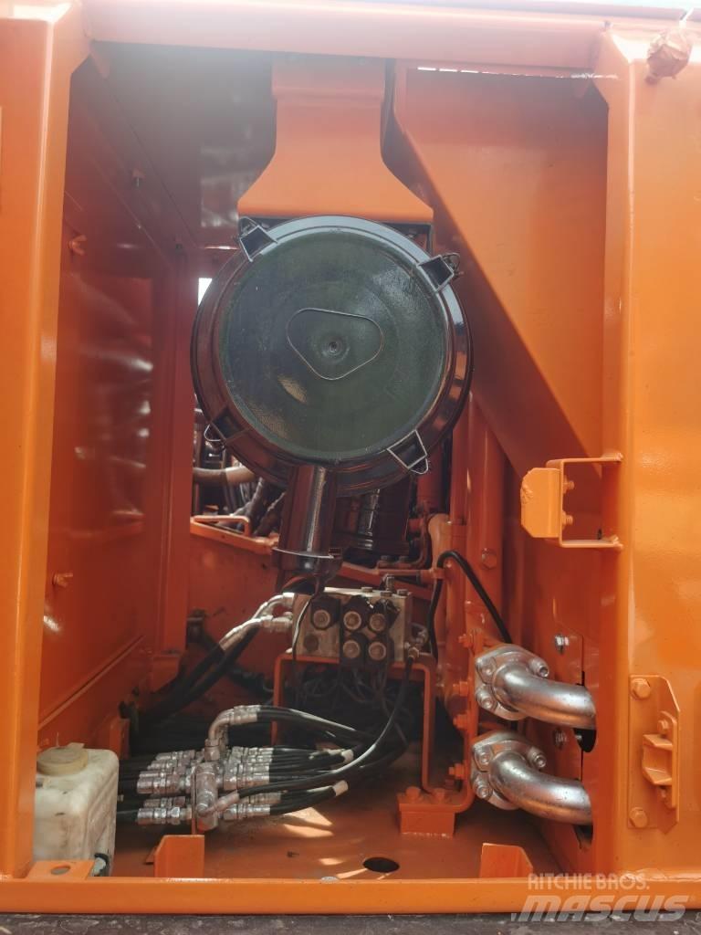 Doosan DX 225 LC-9 Pásové rýpadlá