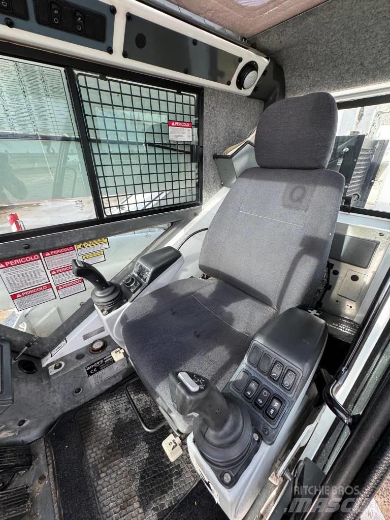 Grove RT 550 E Univerzálne terénne žeriavy