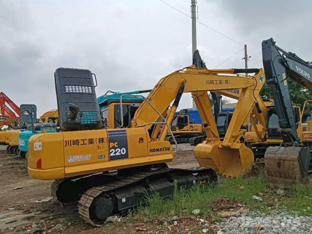 Komatsu PC 220-8 Pásové rýpadlá