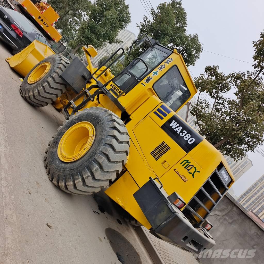 Komatsu WA 380 Pásové rýpadlá