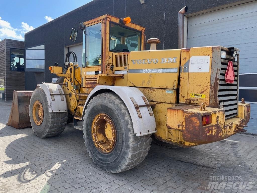Volvo L120B Kolesové nakladače