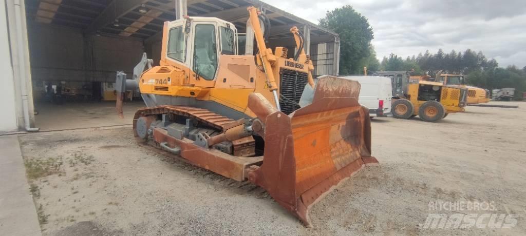 Liebherr PR 744 L Pásové dozéry