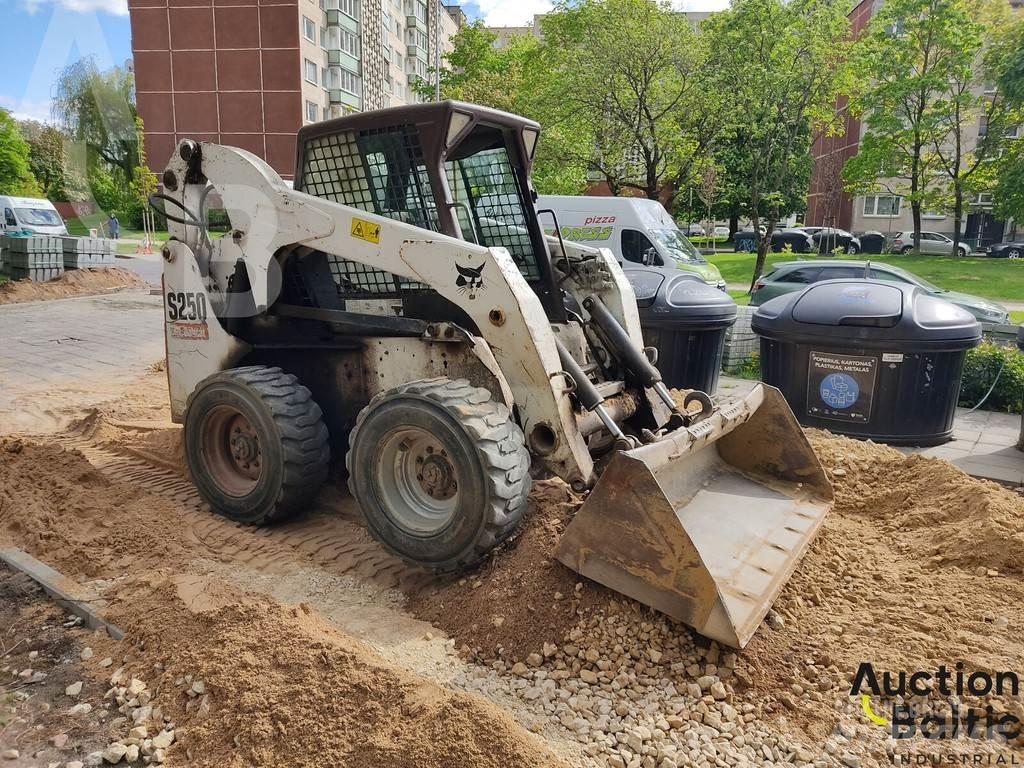 Bobcat S 250 Šmykom riadené nakladače