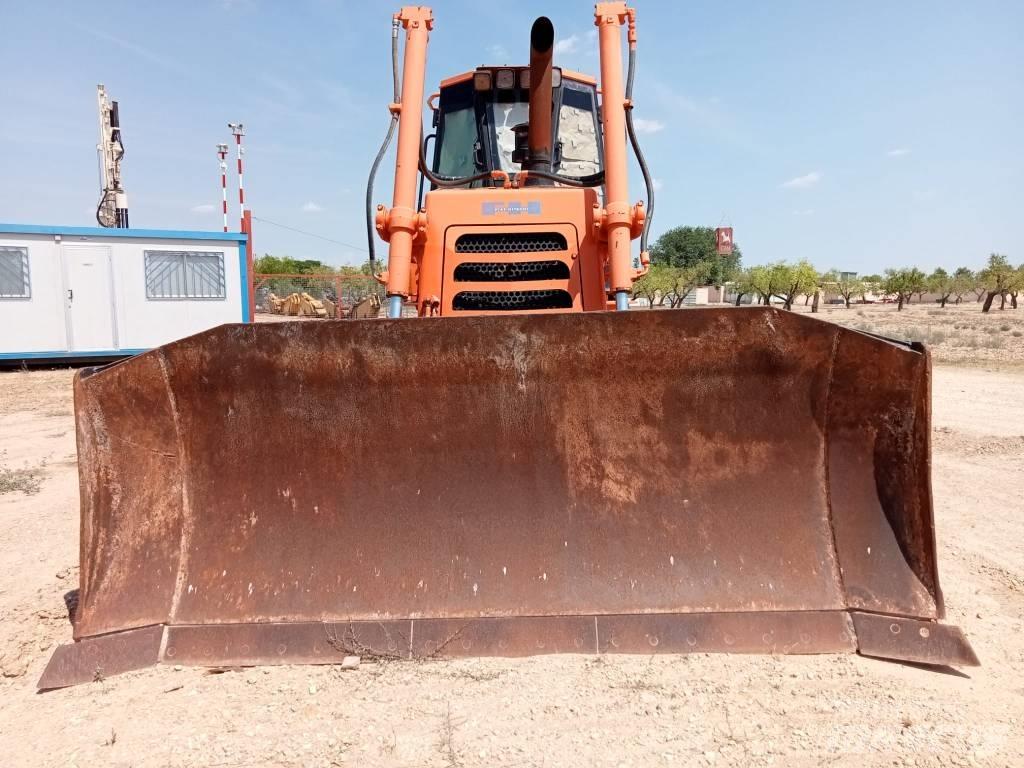 Fiat-Hitachi D 180 Pásové dozéry