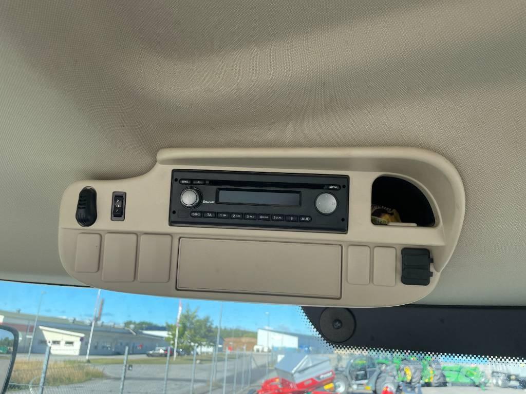 John Deere 6130 R Traktory