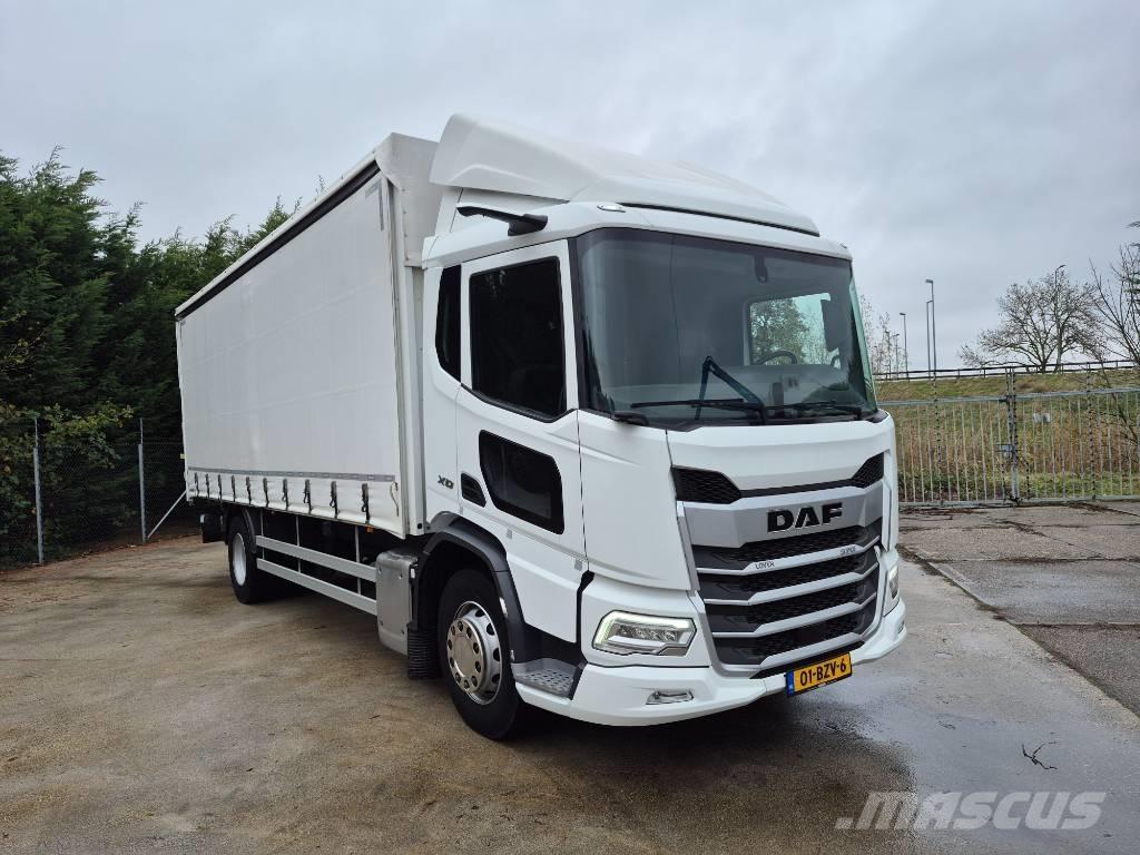 DAF XD 370 Nákladné vozidlá s bočnou zhrnovacou plachtou
