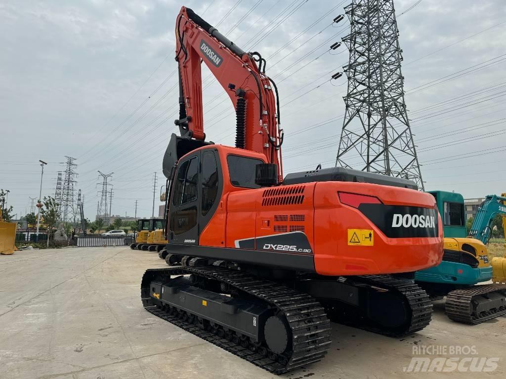 Doosan DX 225 LC-9C Pásové rýpadlá