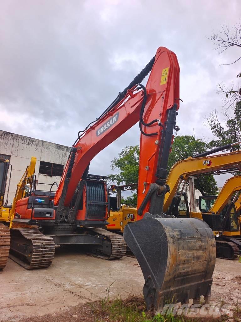 Doosan DX 300LC-9C Pásové rýpadlá