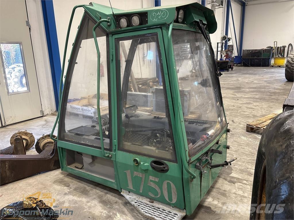 Gremo  Kabíny a interiér