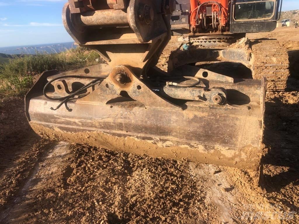 Hitachi ZX350LCN-6 Pásové rýpadlá