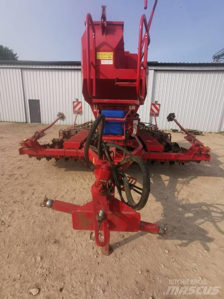 Horsch Pronto 4 DC Kombinované sejačky
