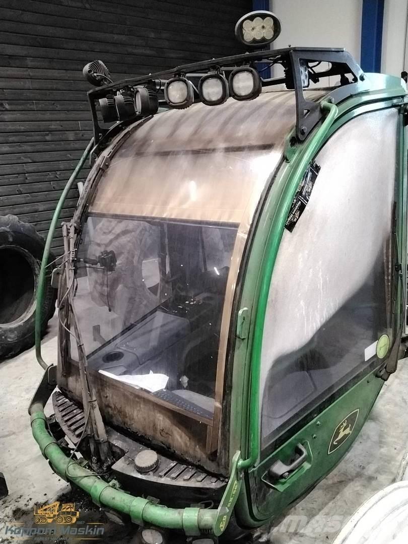 John Deere 1470g Kabíny a interiér