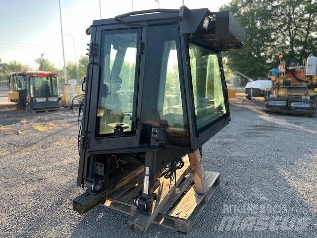 CASE D 1650 NEW CAB Kabíny a interiér