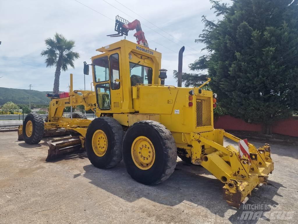 Komatsu GD 521 A-1 Grejdery