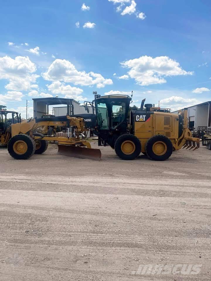 CAT 140 M 2 Grejdery