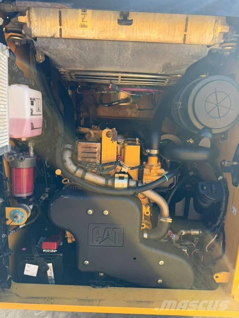 CAT 279 D3 Šmykom riadené nakladače