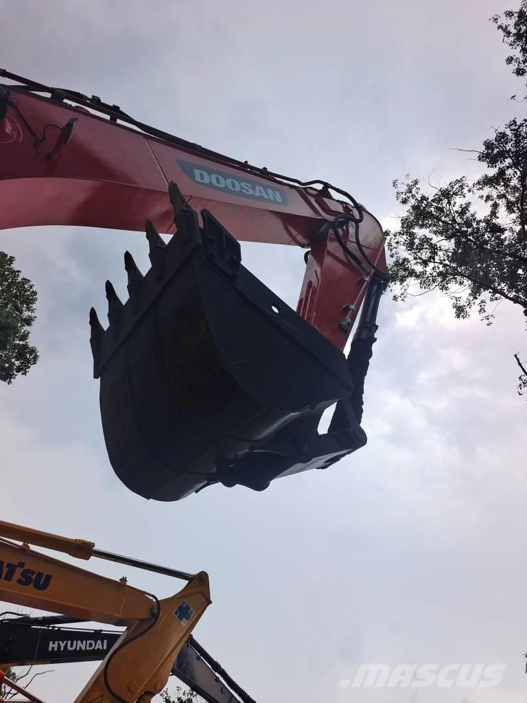 Doosan DX 225 LCA Pásové rýpadlá