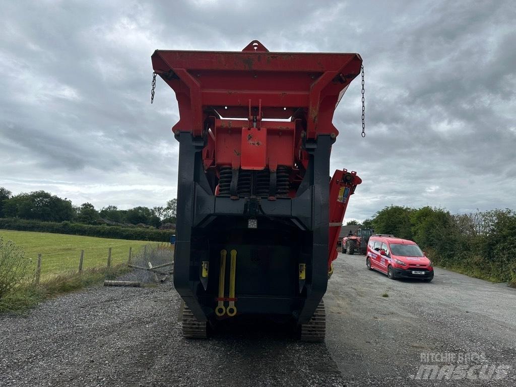 Sandvik QJ 241 Mobilné drviče