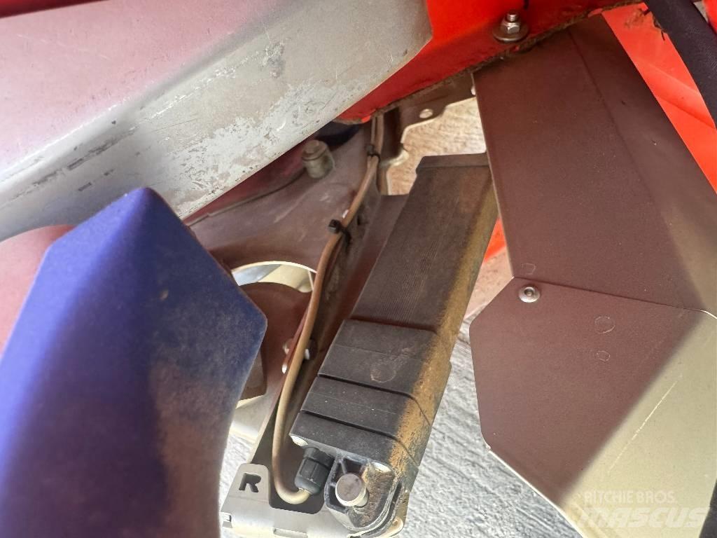 Kuhn Axis 30.1 W Rozmetadlá priemyselných hnojív