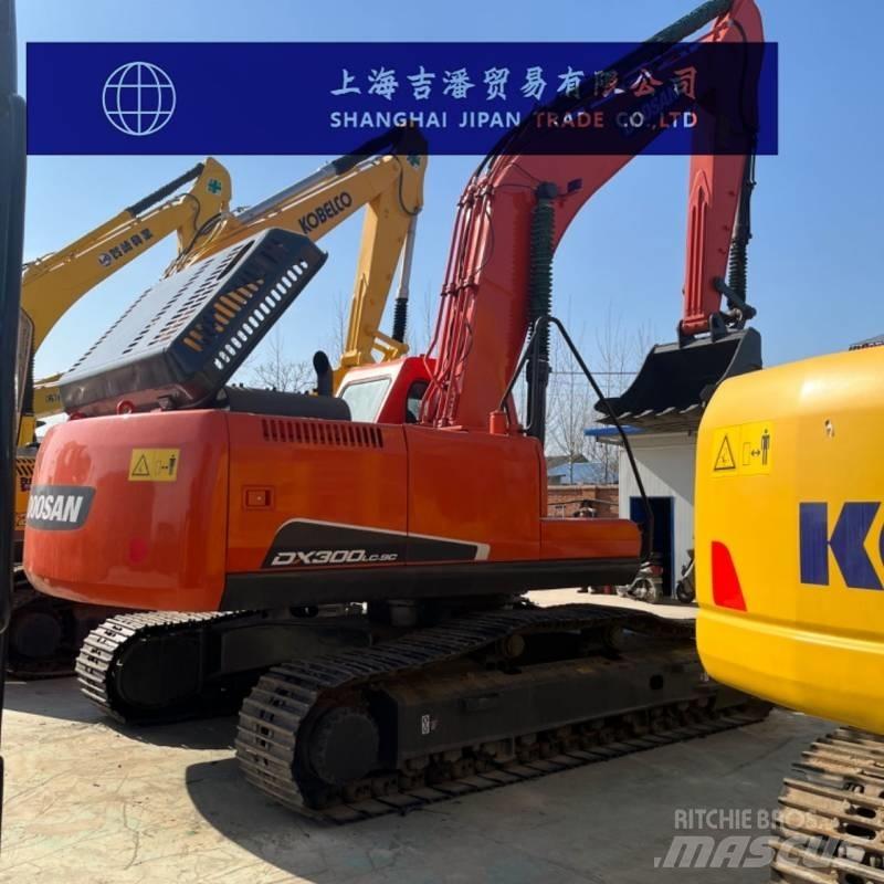 Doosan DX 300 Pásové rýpadlá