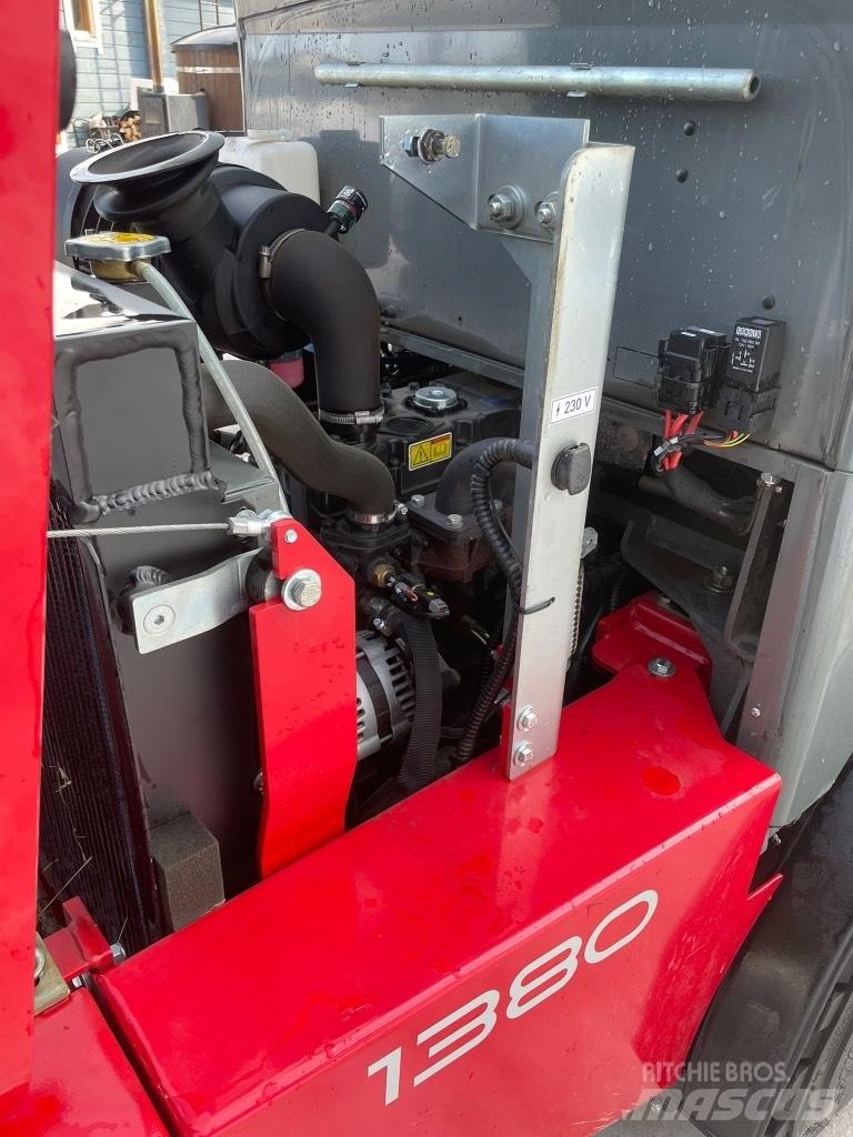 Weidemann 1380 Viacúčelové nakladače