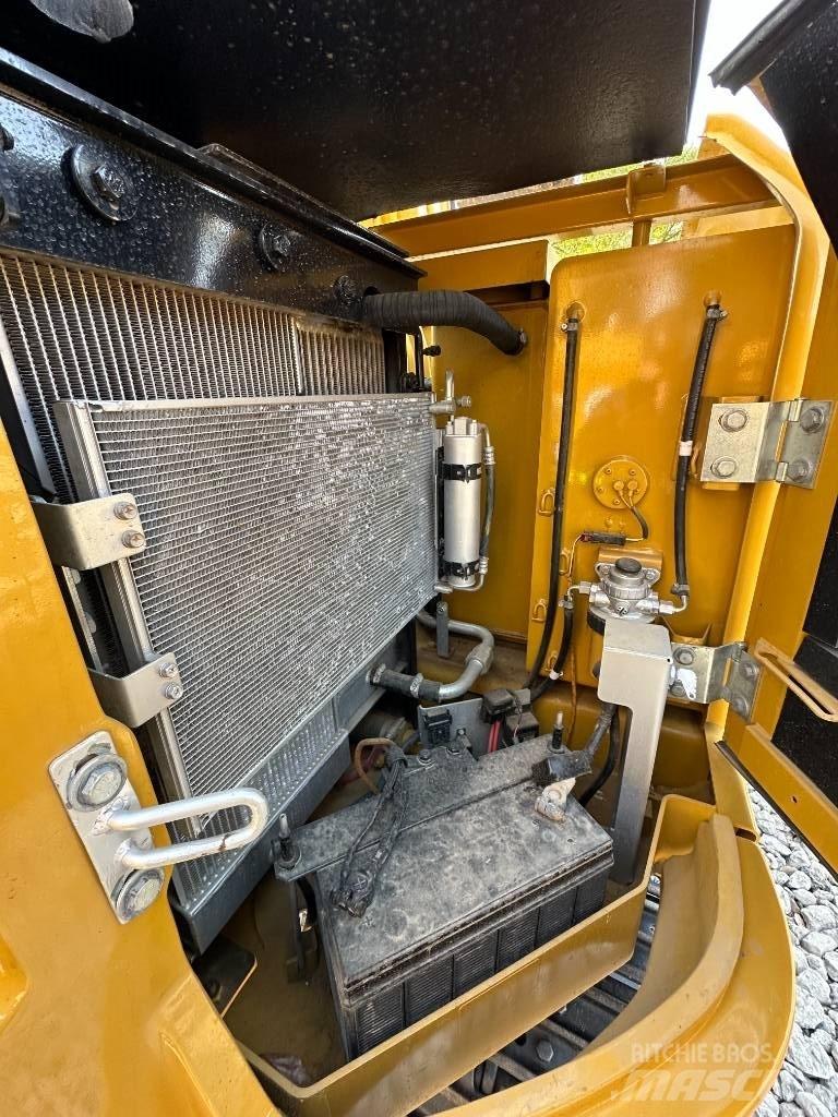 CAT 308 E Pásové rýpadlá