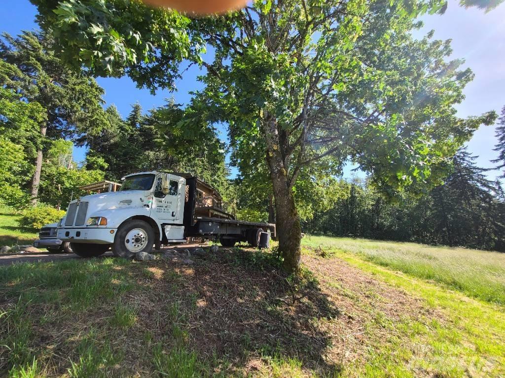 Kenworth T 300 Plošinové nákladné automobily/nákladné automobily so sklápacími bočnicami