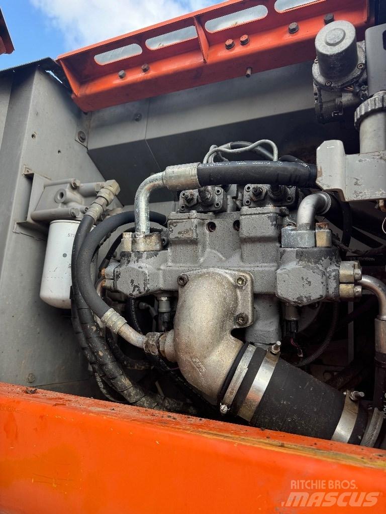 Hitachi ZX 210 Pásové rýpadlá