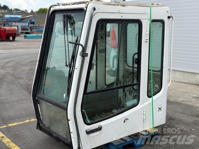 Liebherr CAB SERIE B Kabíny a interiér
