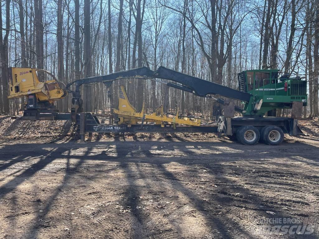 John Deere 437 D Lesné nakladače