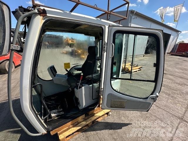 Liebherr R 914 C CAB Kabíny a interiér