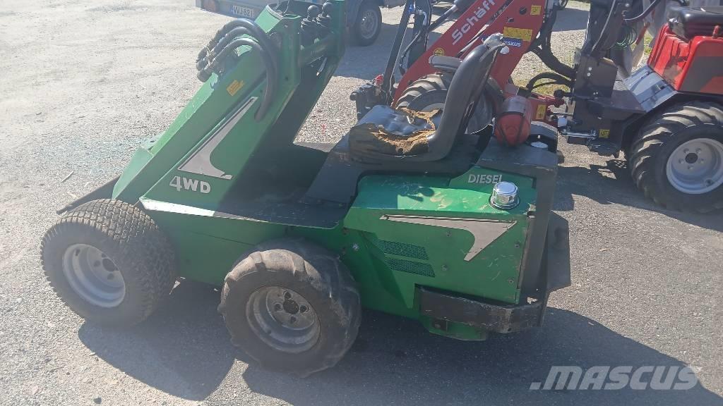 Avant 320 Viacúčelové nakladače