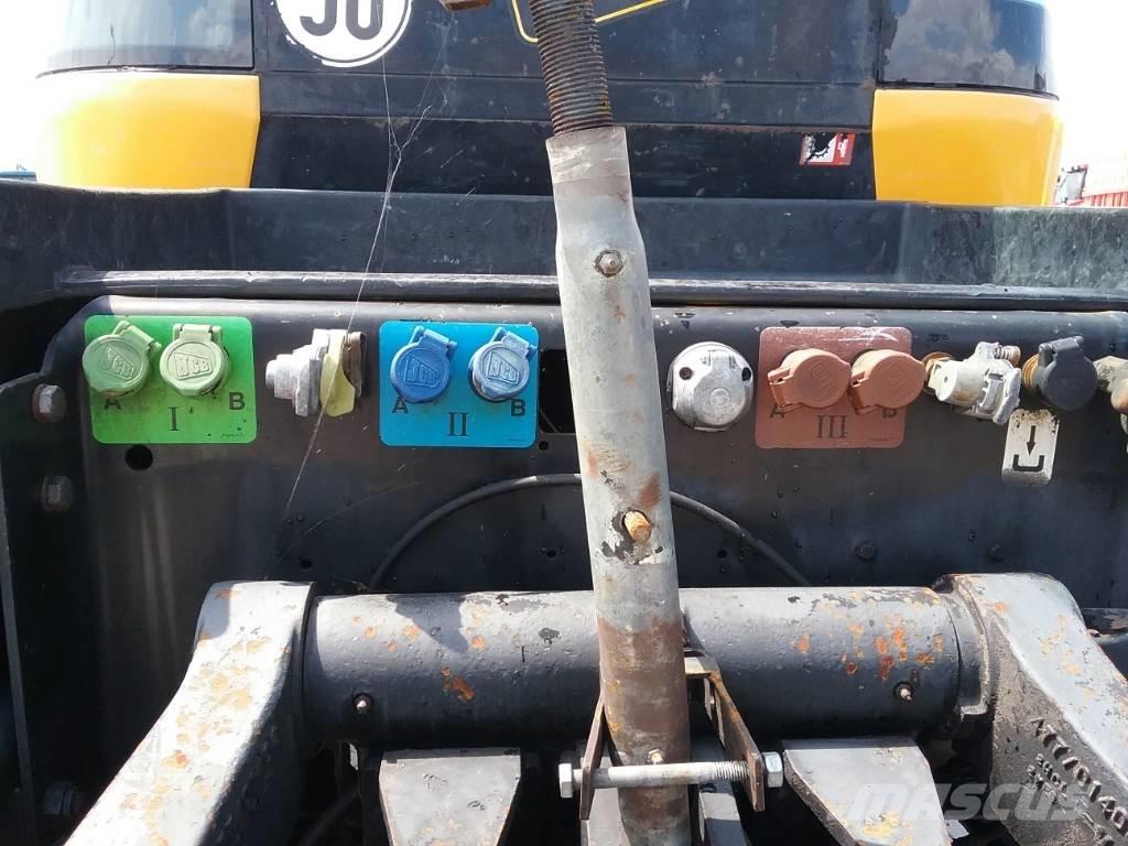 JCB Fastrac 2115 Traktory