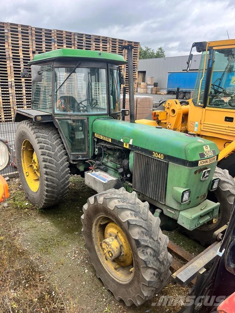 John Deere 3040 Traktory