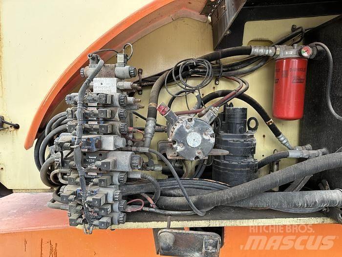 JLG 800AJ Kĺbové plošiny
