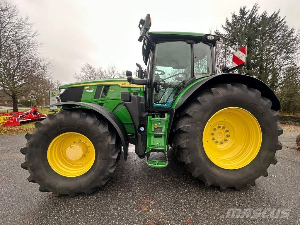 John Deere 6R195 Traktory
