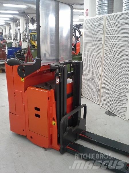 Linde L12LS-03 Samohybné vozíky