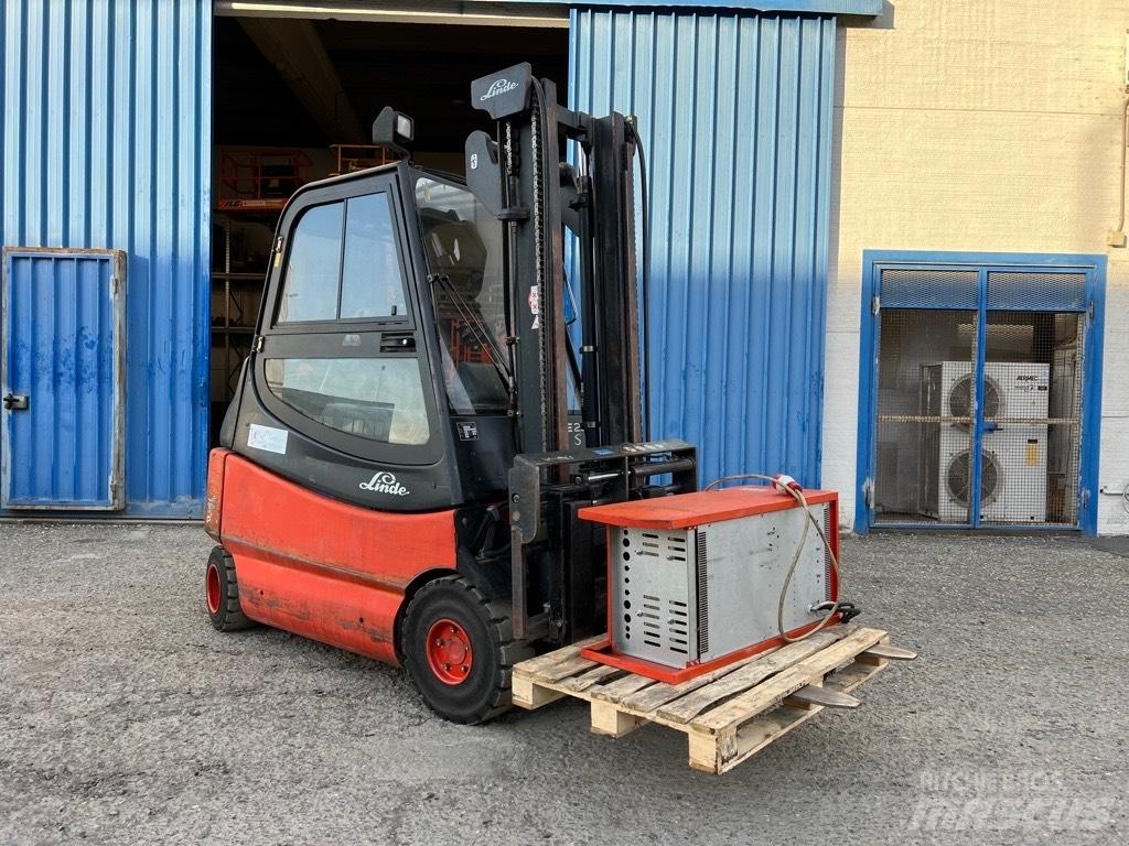 Linde E 25 Akumulátorové vozíky
